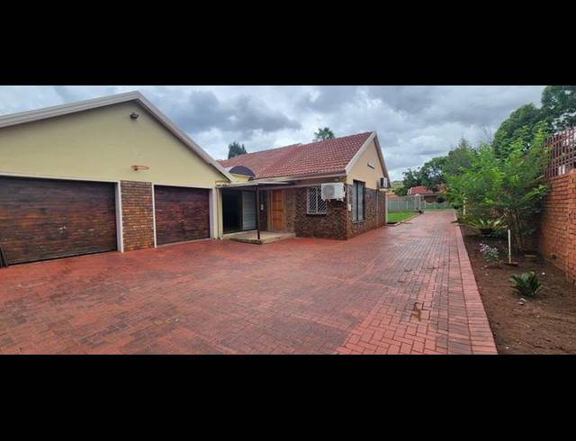 6 BEDROOM HOUSE FOR SALE IN ERASMIA